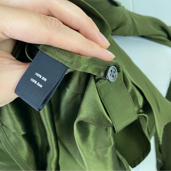 Elizabeth And James Army Green 100% Silk Button Down Blouse Size M Collarless - Picture 11 of 14